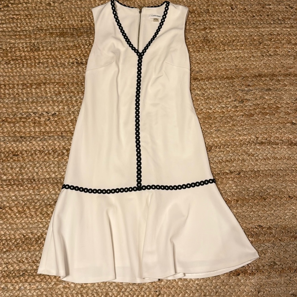 Calvin‎ Klein white black trim sheath cocktail dress Size 2 Wedding Shower